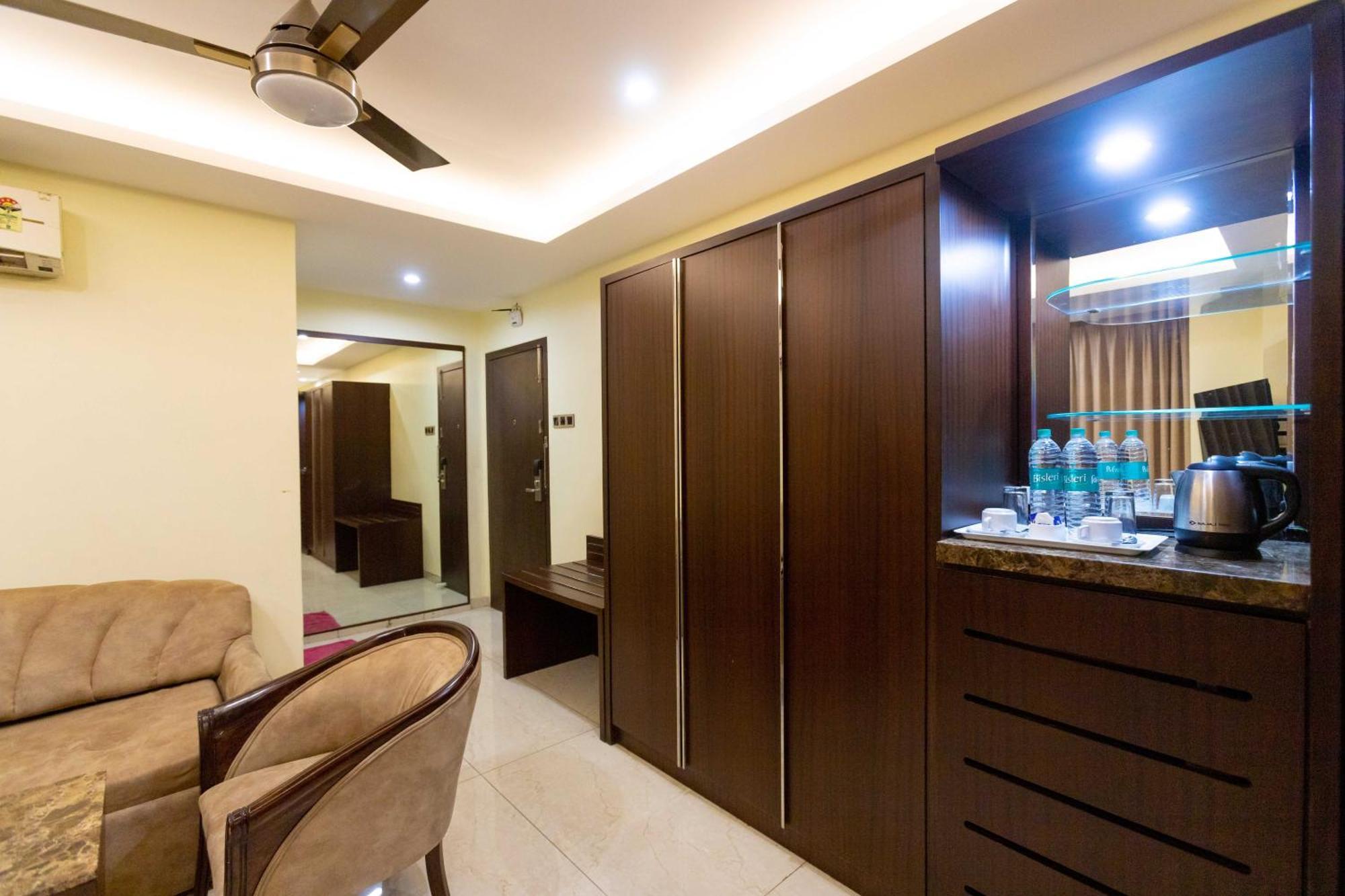 Hotel Godwin - Colaba Mumbai Dış mekan fotoğraf