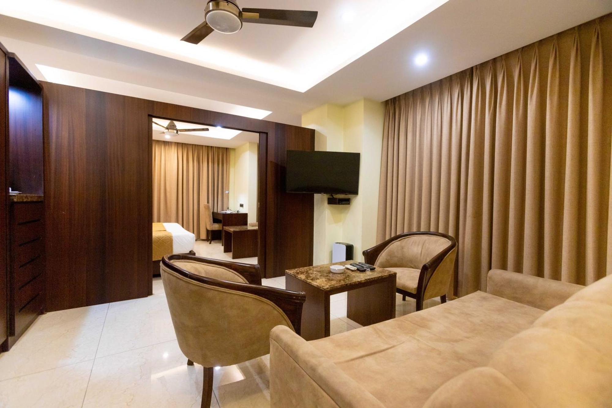 Hotel Godwin - Colaba Mumbai Dış mekan fotoğraf